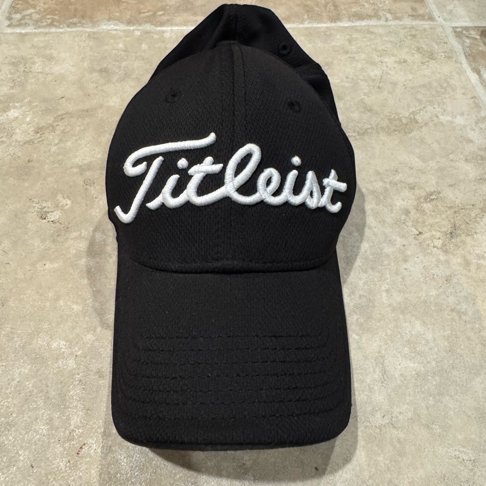 Men’s S/M Titleist Black Golf Hat